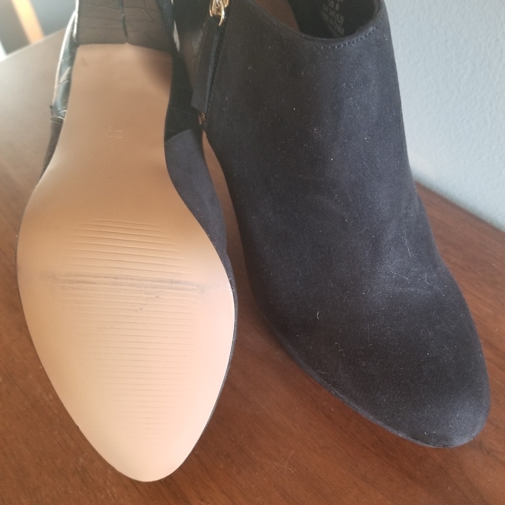 Boots - Picture 3 of 4